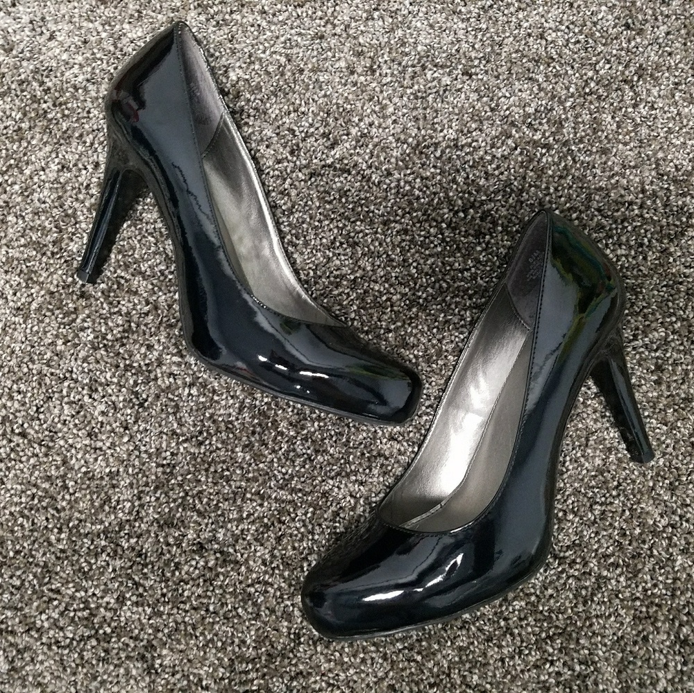 Bandolino black parent pumps size 8 1/2